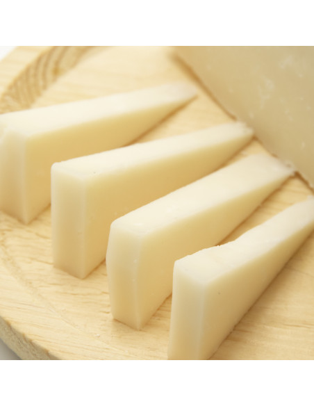 Queso semicurado de leche cruda